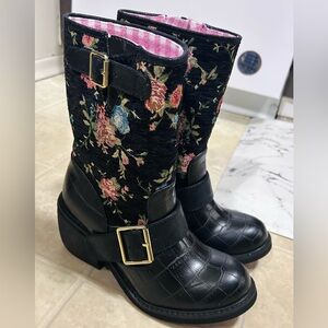 Floral Black Buckle Boots